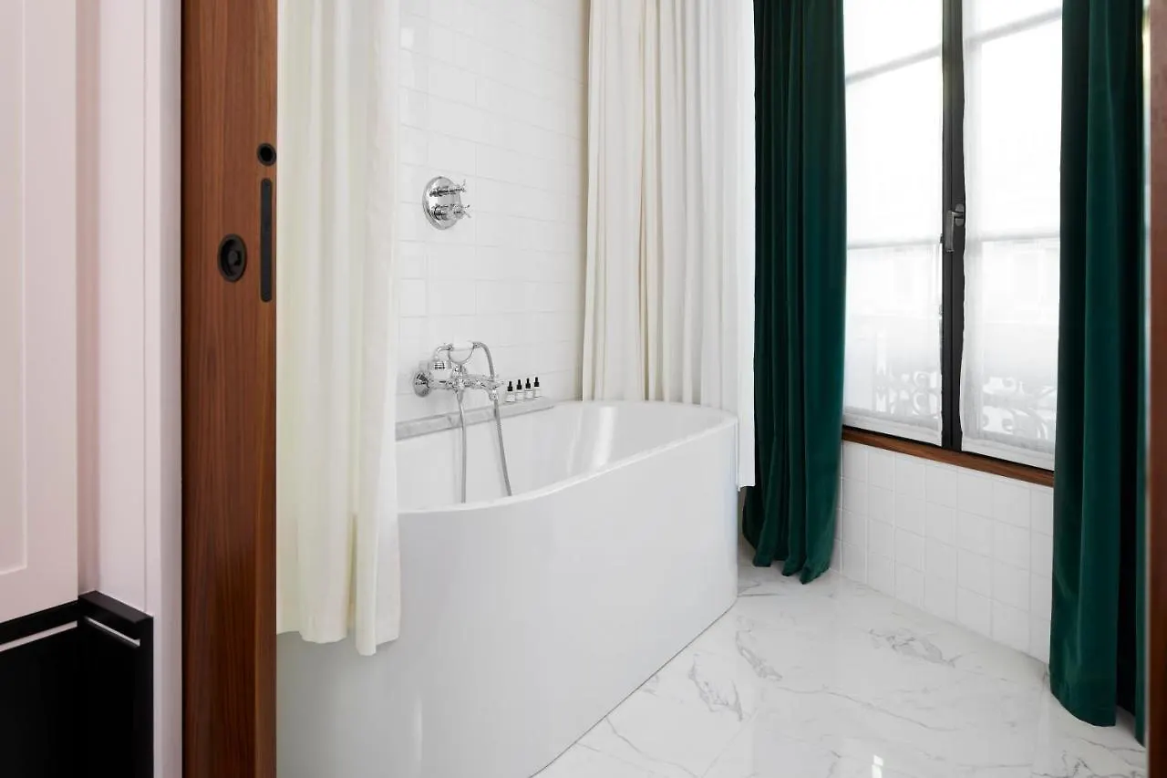 Hotel Le Roch & Paris