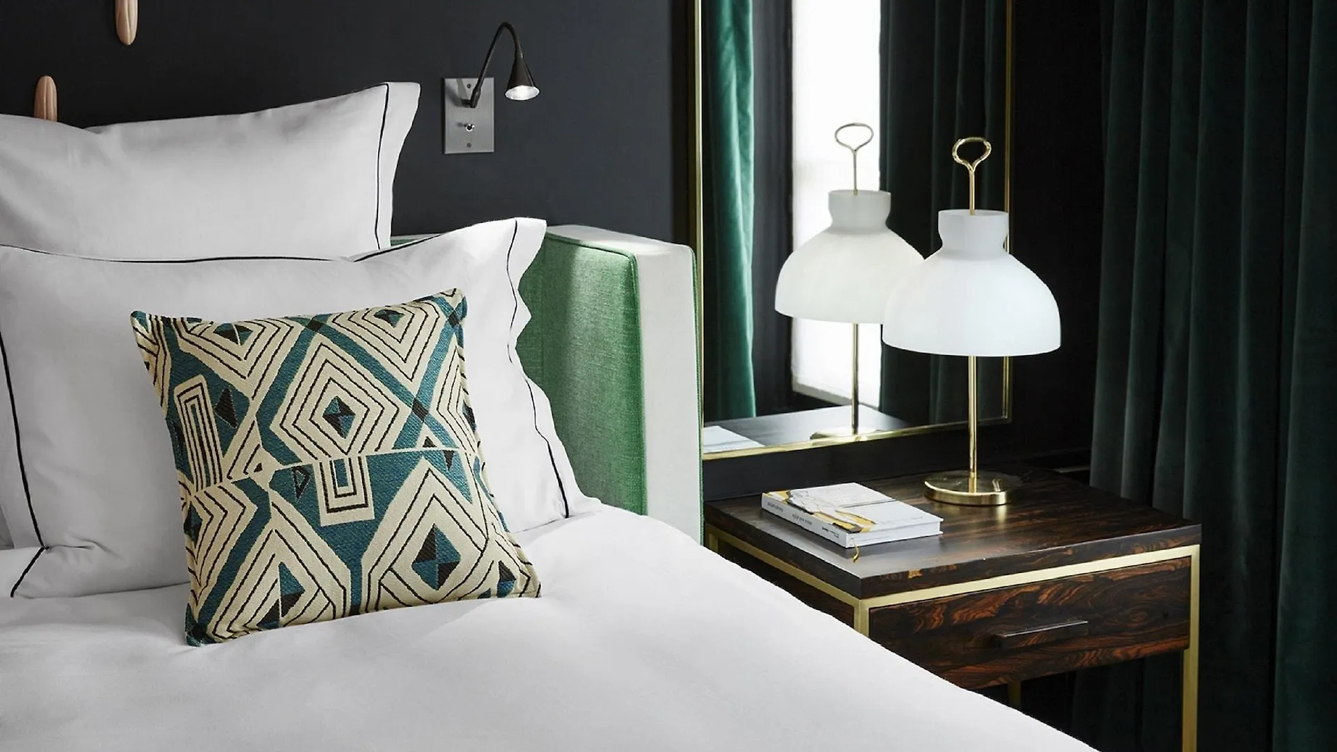 Hotel Le Roch & Paris